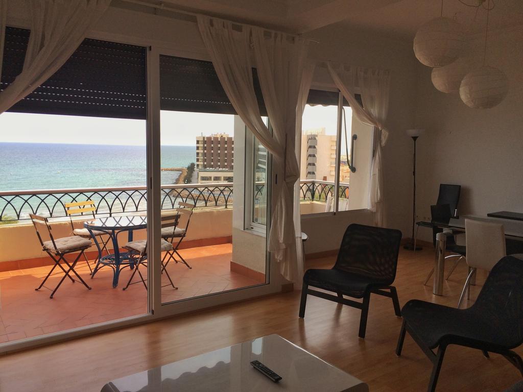 Apartamentos Bahia Аликанте Стая снимка