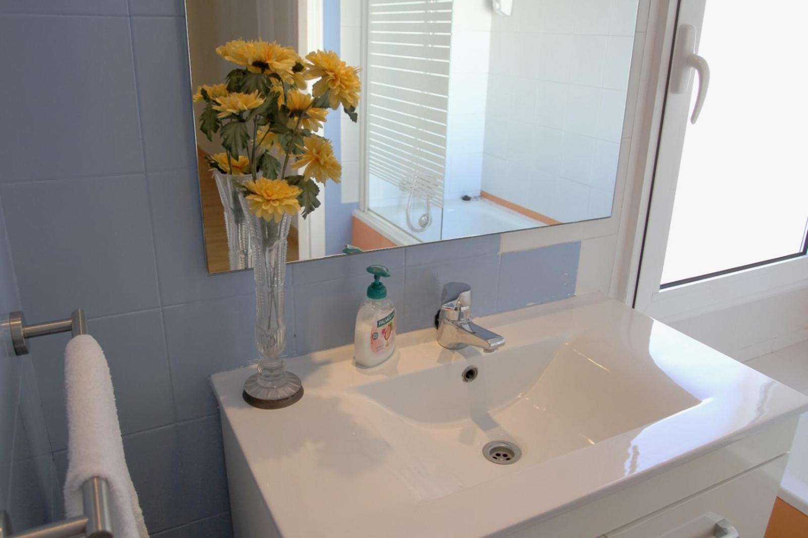 Apartamentos Bahia Аликанте Екстериор снимка