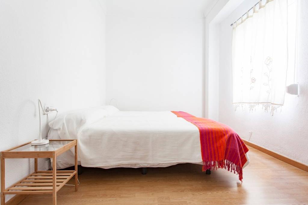 Apartamentos Bahia Аликанте Екстериор снимка